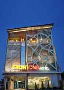 EXTERIOR_BUILDING Front One Hotel Sragen 