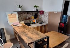 Bar, Cafe and Lounge 5 Demmie Emerald C9