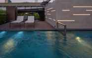 สระว่ายน้ำ 5 PASSA Hotel Bangkok