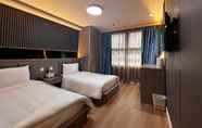 Kamar Tidur 4 Hennessy Hotel