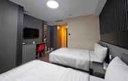 Kamar Tidur 5 Hennessy Hotel