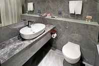 Toilet Kamar Hennessy Hotel