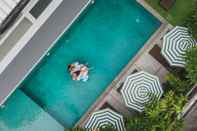 สระว่ายน้ำ Monolocale Resort Seminyak by Ini Vie Hospitality