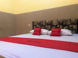 RedDoorz @ Wisma Sentosa Palopo, USD 13.99