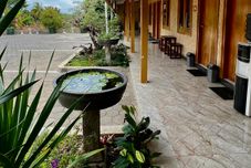 Lobi OKU Guest House & Cafe