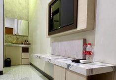 Kamar Tidur 3 OKU Guest House & Cafe