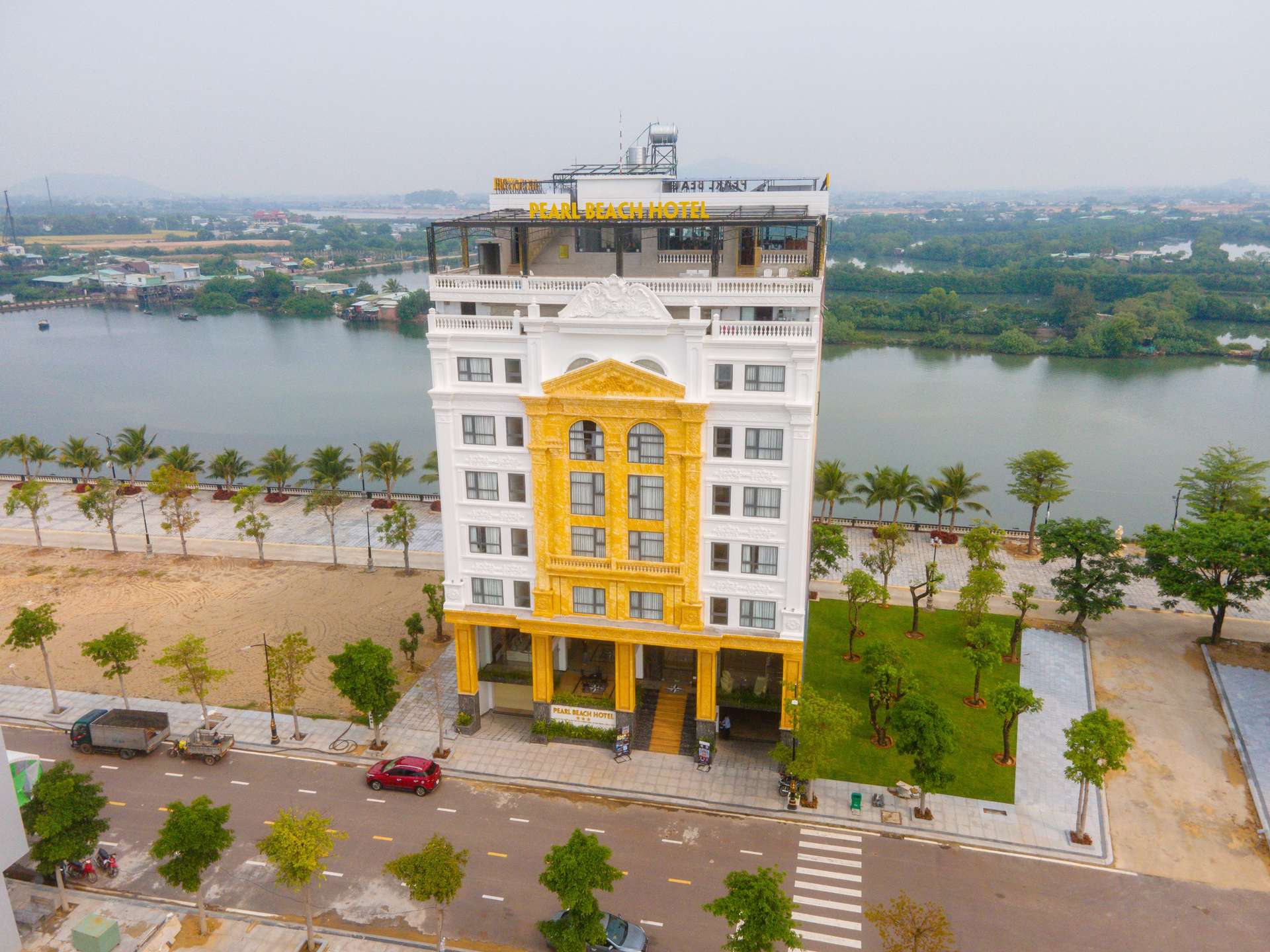 Pearl Beach Hotel Quy Nhơn khách sạn Kỳ Co Quy Nhơn