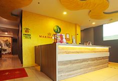 Accommodation Services 6 SUPER OYO 90478 Marina World