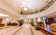 Lobby 2 Arion Suites Hotel Bandung