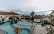 Kolam Renang 4 Arion Suites Hotel Bandung