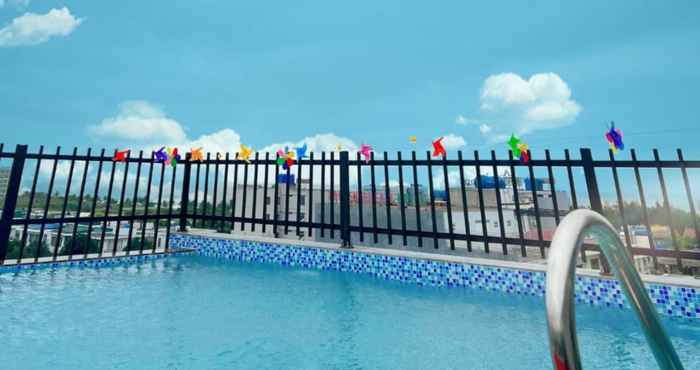 Swimming Pool Tuan Dat Luxury Hotel FLC