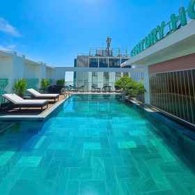 Swimming Pool1Century Hotel Da Nang,Nhà thờ Tiền hiền Làng An Hải và Thoại Ngọc Hầu飯店