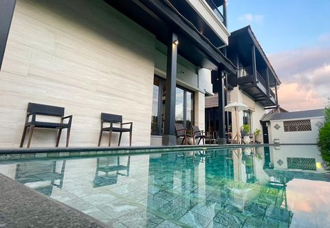 Swimming Pool Sareeviengping Hotel 