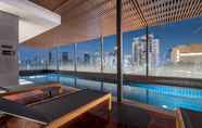 Swimming Pool 2 Wyndham Garden Bangkok Sukhumvit 42