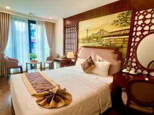 DE LA SOIE Hotel & Travel, THB 1,571.67