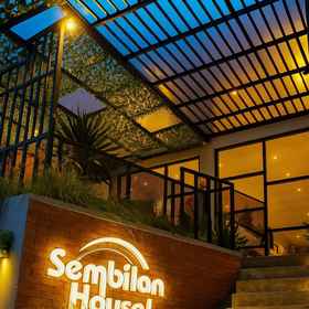 Lobby1Sembilan House,Big Bird SPBU 34 - 40123 Pasteur飯店