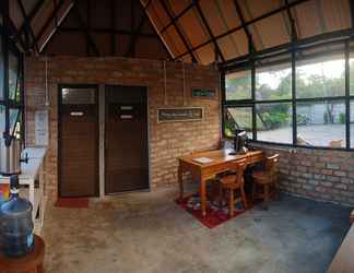 Sảnh chờ 2 Dekamil Cottage Villa Kebun