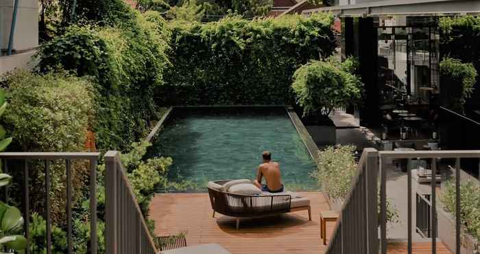 Hồ bơi HOMM Sukhumvit34 Bangkok a brand of BANYAN TREE GROUP