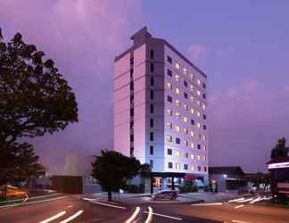 Bangunan 2 Hotel Neo Gading Solo