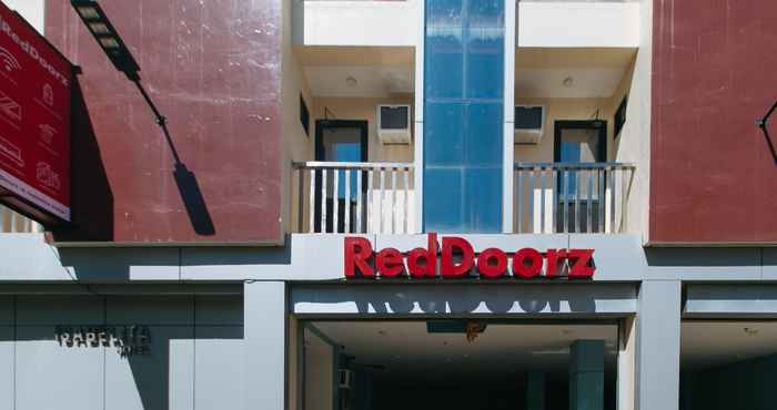 Luar Bangunan RedDoorz @ Isabelita Hotel Tugegarao City