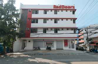 Exterior 4 RedDoorz near UST Sampaloc Manila