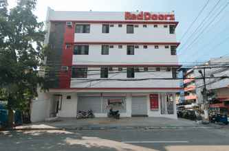 Bangunan 4 RedDoorz near UST Sampaloc Manila