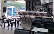 Bar, Cafe and Lounge 5 MaxOneHotels.com @Jayapura