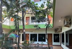 Exterior 5 Global Inn Syariah Mitra RedDoorz near Juanda T1 Airport