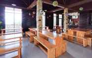 Bar, Cafe and Lounge 7 AS Resto,Café & Hotel Mitra RedDoorz