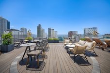 バー、カフェ、およびラウンジ Golden Lotus Grand Da Nang