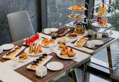 バー、カフェ、およびラウンジ 7 Golden Lotus Grand Da Nang