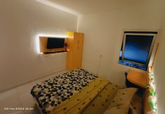 Kamar Tidur 5 CJR Room at Aeropolis By Fast Room