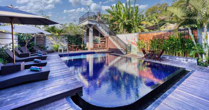 Kolam Renang Dyou Villa