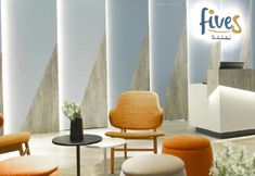 ロビー 2 Fives Hotel DNP