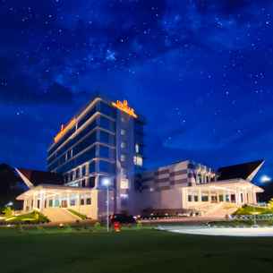 UNHAS HOTEL & CONVENTION, Rp 833.059