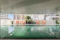 Swimming Pool PARKROYAL Suites Bangkok (SHA Plus+)