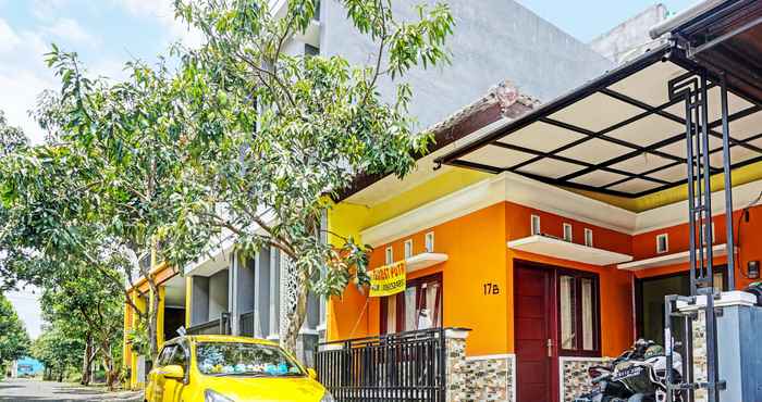 Exterior SPOT ON 91931 Permata Brantas Syariah Homestay