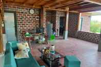 Lobby Retreat Home Ban Doi Moc Chau