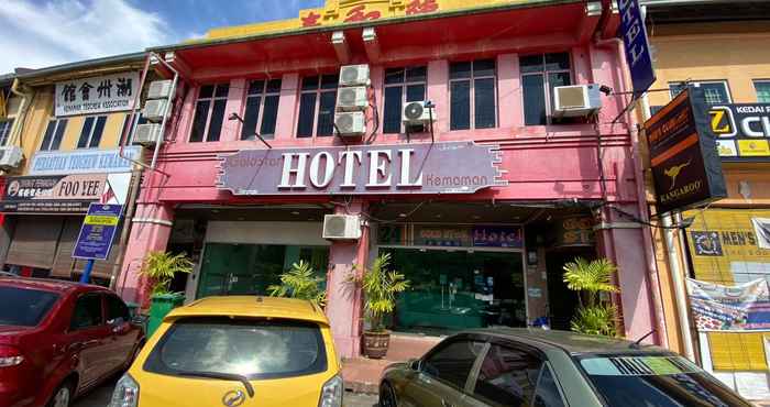 Luar Bangunan Golden Gate Hotel Kemaman