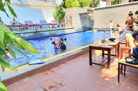 Swimming Pool Long Night Siem Reap Hotel