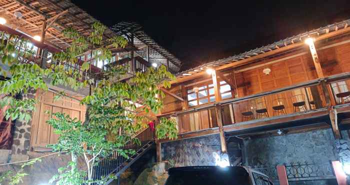 Luar Bangunan Omah Singo Stay and Resto
