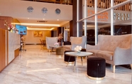 Lobby 4 W Three Style Hotel Makassar