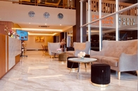 Lobby W Three Style Hotel Makassar