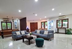Lobby 2 IOTEL Dharmawangsa