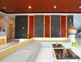 Lobby 2 Front One Hotel Pasir Koja Bandung