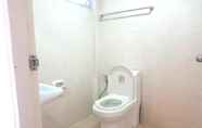 Toilet Kamar 5 Patong Bay Inn