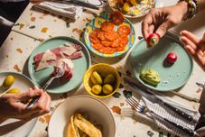 宿泊サービス Uno Express