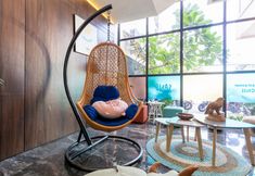 Common Space 5 Sans Hotel Box Mansion Surabaya by RedDoorz