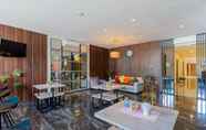 Lobby 5 Sans Hotel Box Mansion Surabaya by RedDoorz