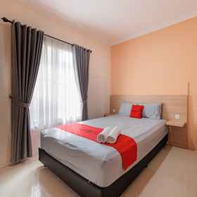 Bedroom 1 RedDoorz ใกล้ Siloam Karawaci 3, โรงแรม & ที่พัก PT. Duta Kalingga Pratama - Tangerang